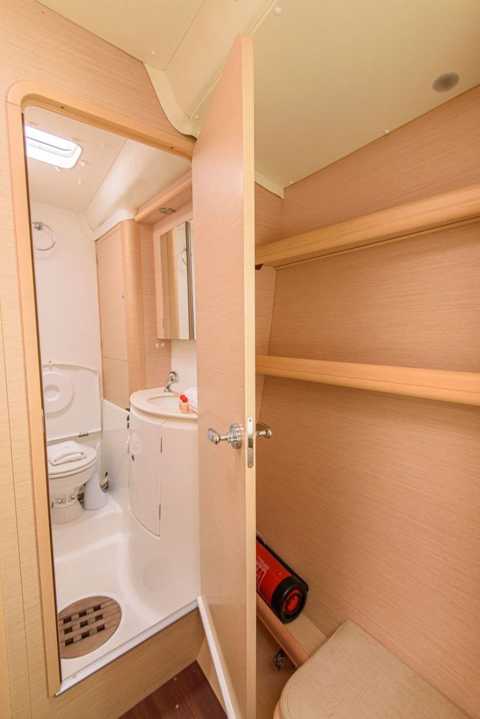 1.) Innenansicht der enjala, Lagoon 440