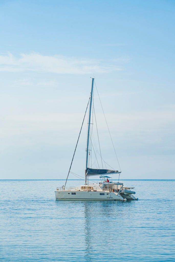 Die enjala, Katamaran Lagoon 440, auf