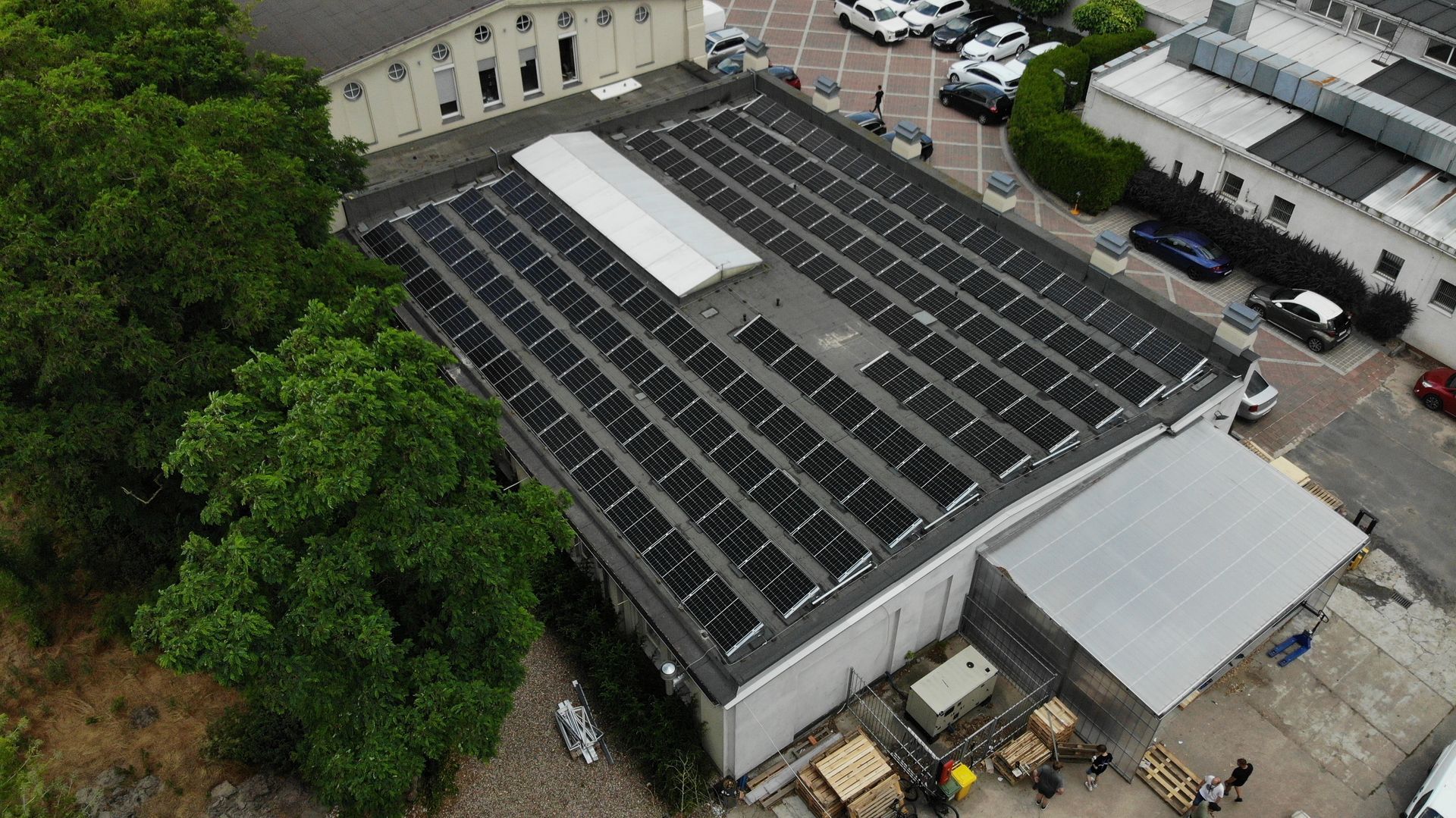 Instalacja fotowoltaiczna 98,8 kWp na obiekcie firmy Mikronika w Poznaniu.