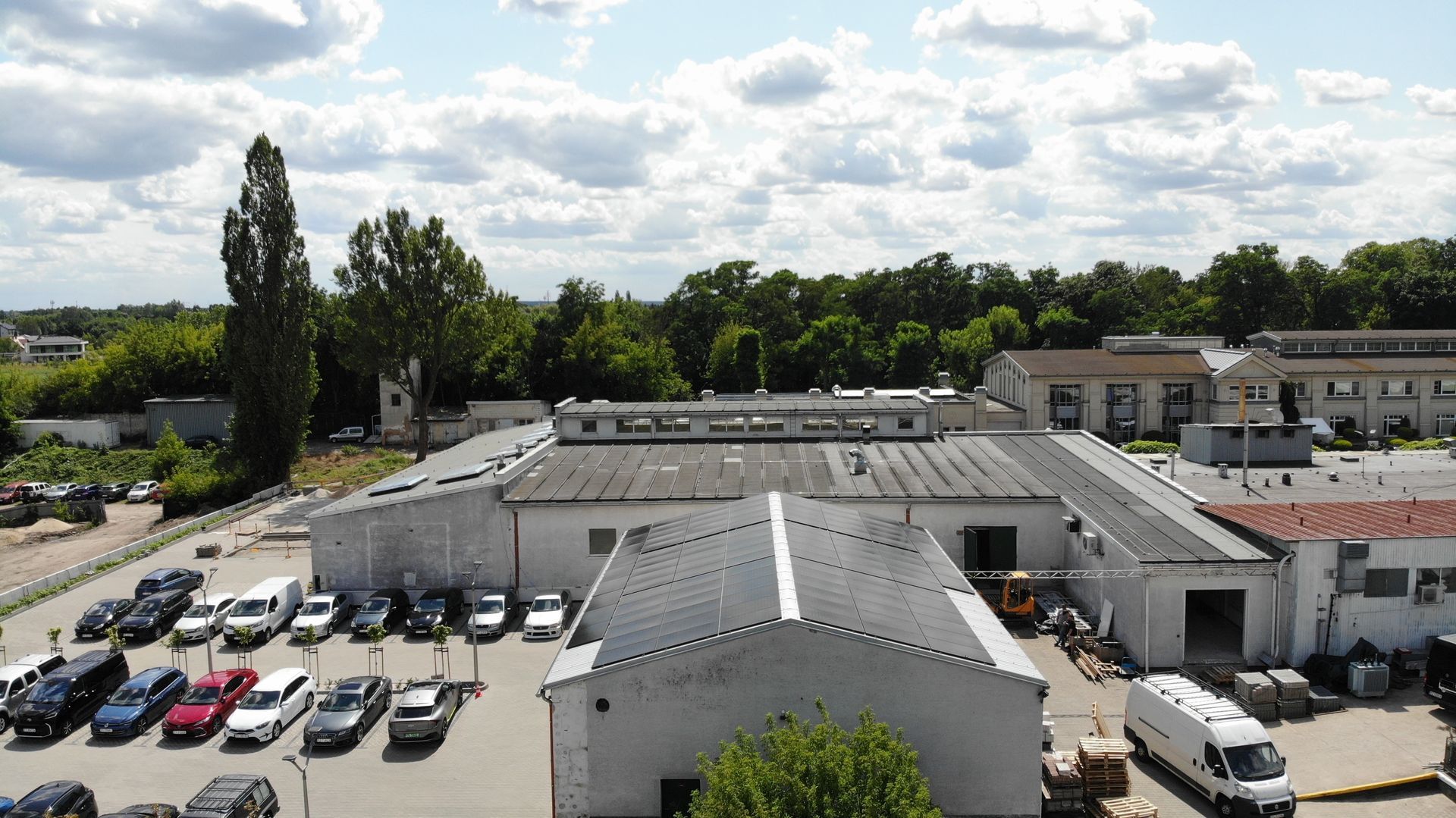 Instalacja fotowoltaiczna 98,8 kWp na obiekcie firmy Mikronika w Poznaniu.