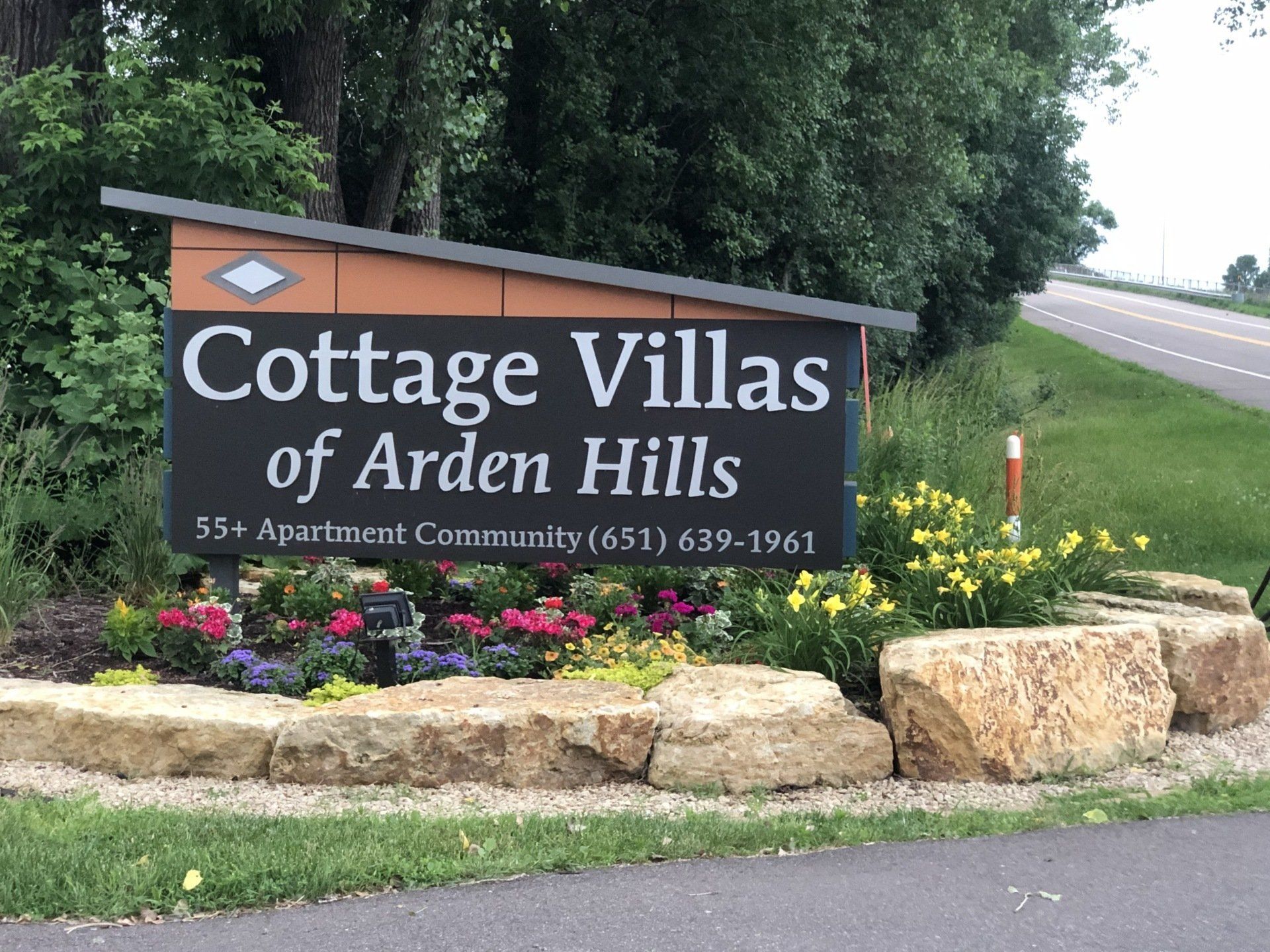 cottage villa at arden hills signage