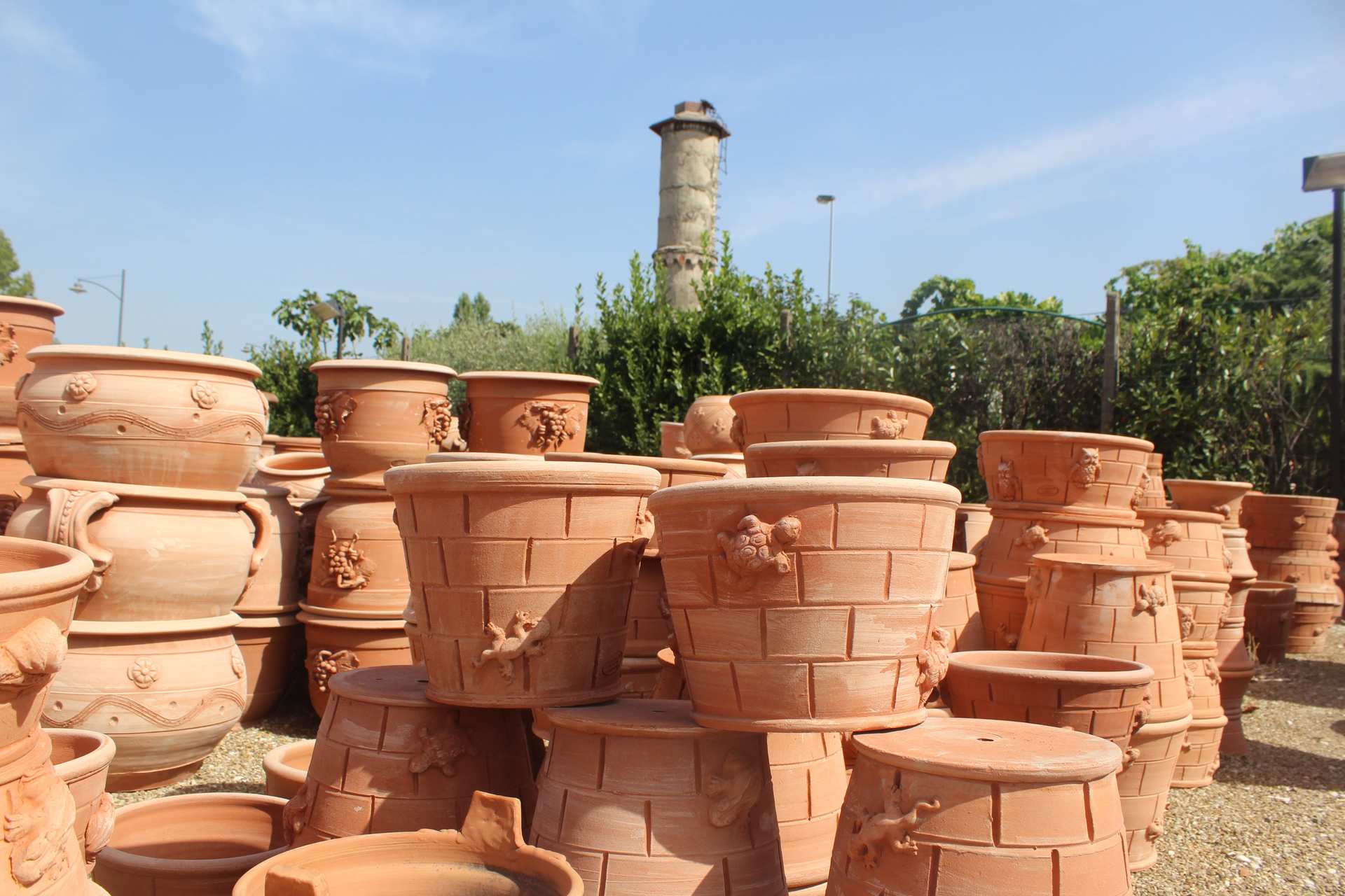 Vasi mattoni e animali