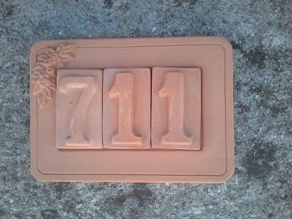 Numeri civici in terracotta 4