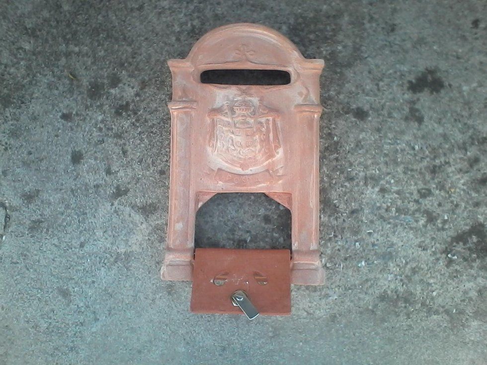 Cassette postali in terracotta