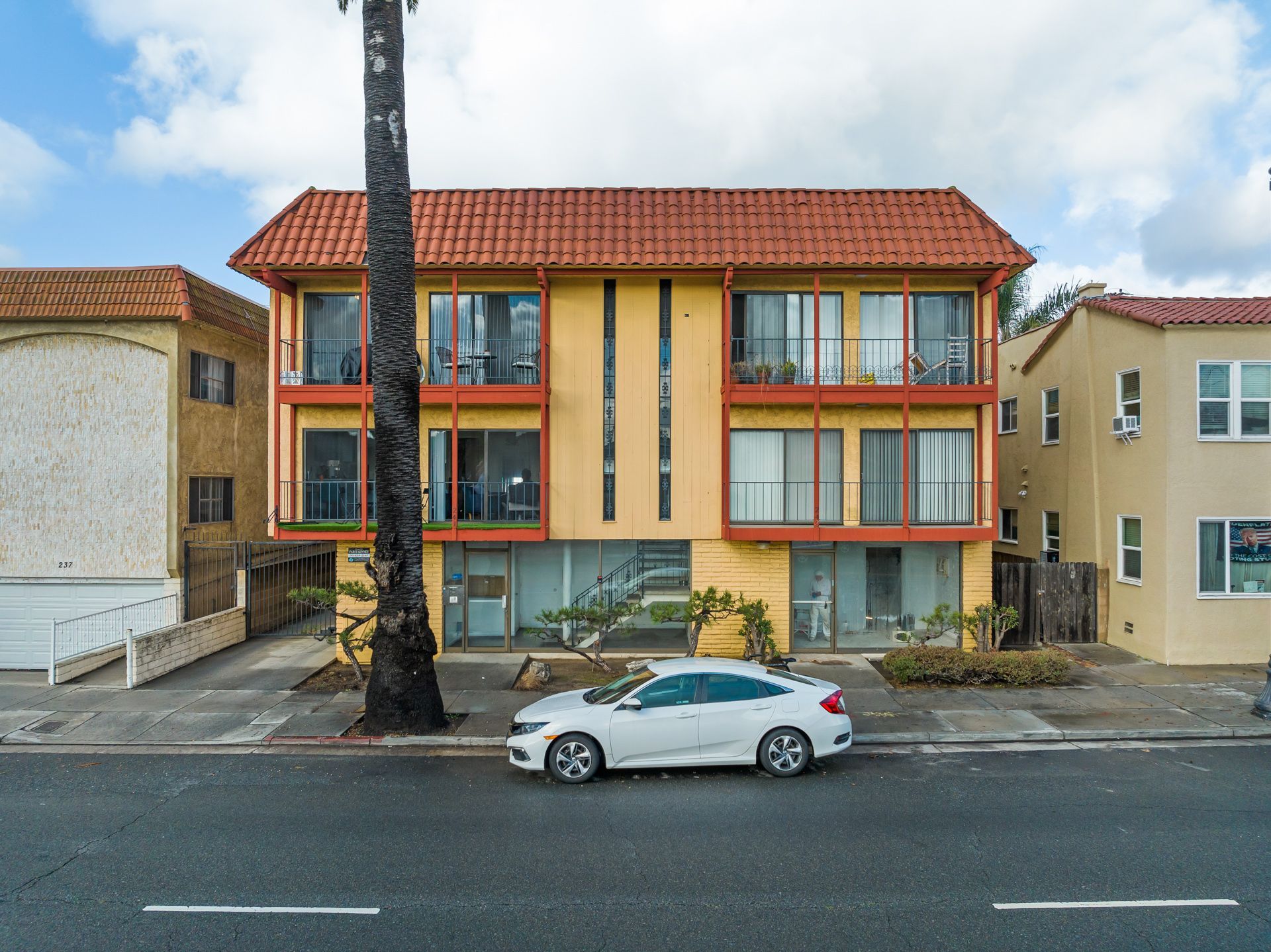 241 Redondo Avenue- Exterior Photo