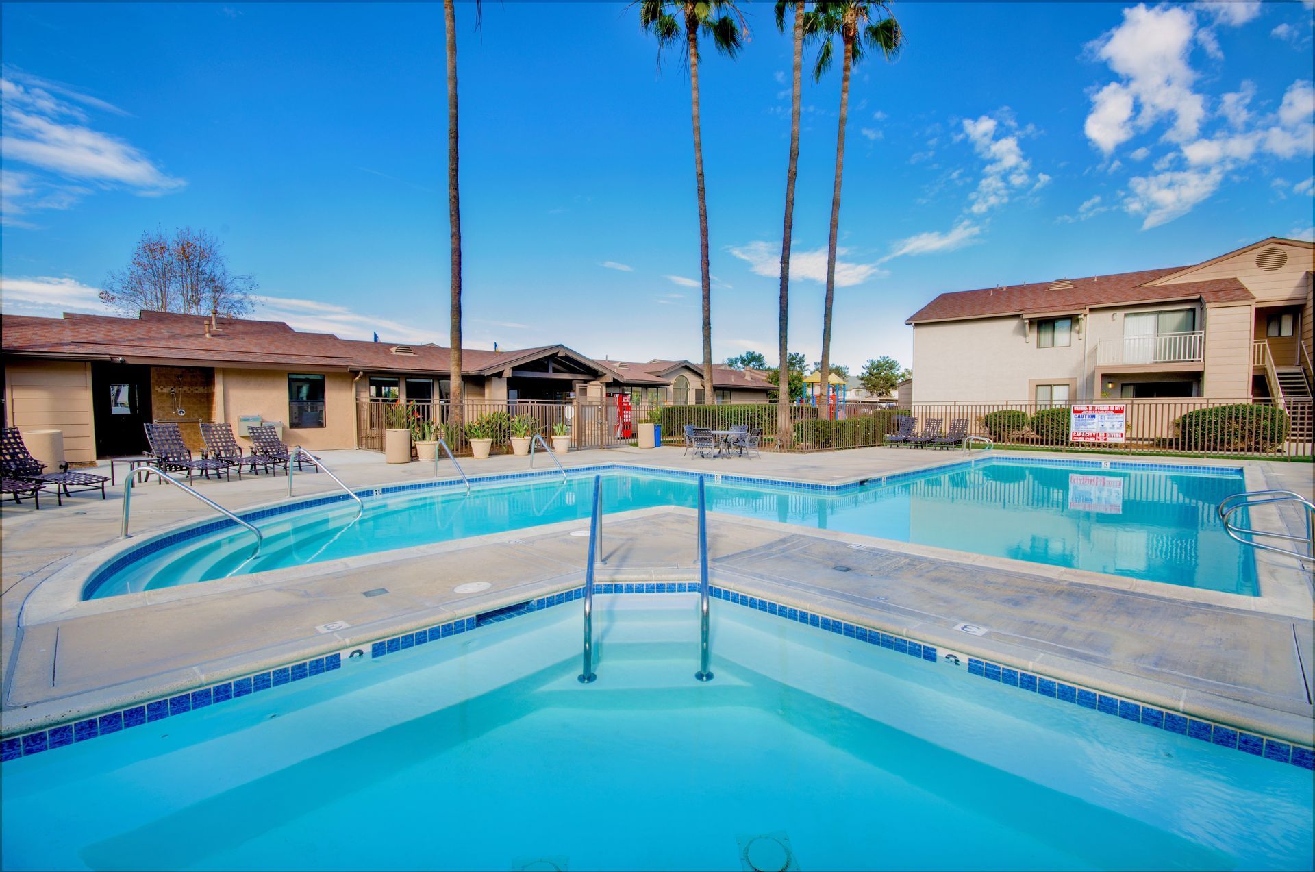 Oro Vista Apartments Pool