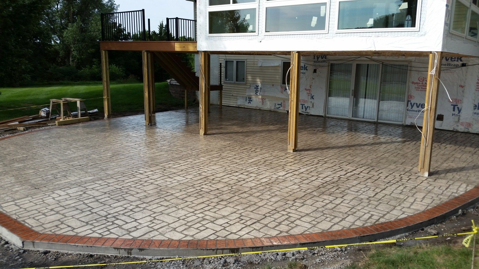 Keystone with brick border — Cedar Rapids, IA — Earthworks Concrete