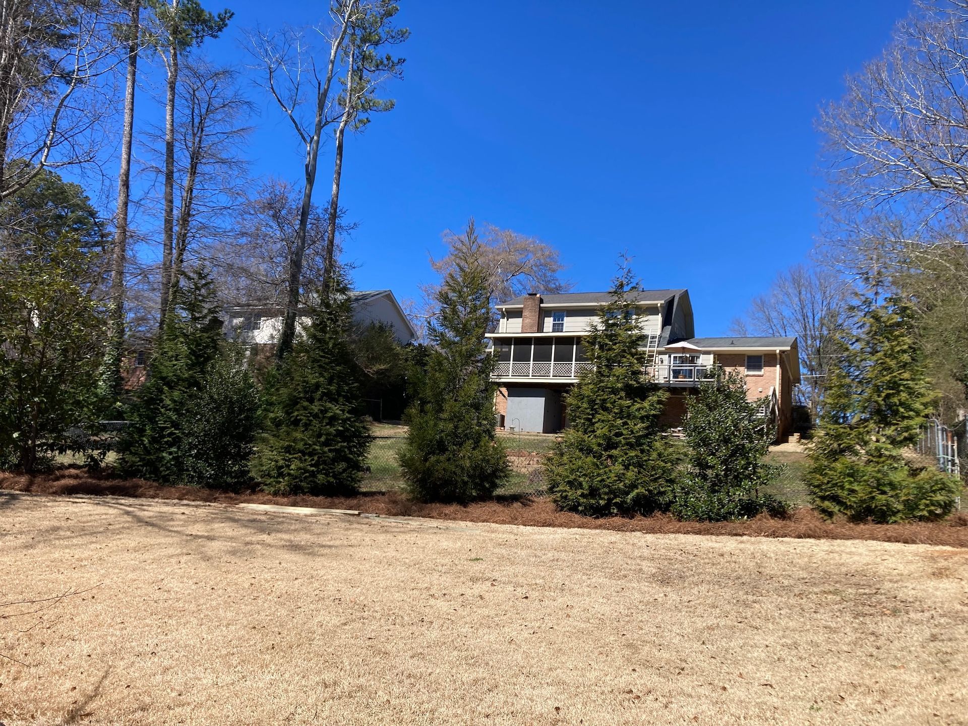 Mulch & Pine Straw Installation