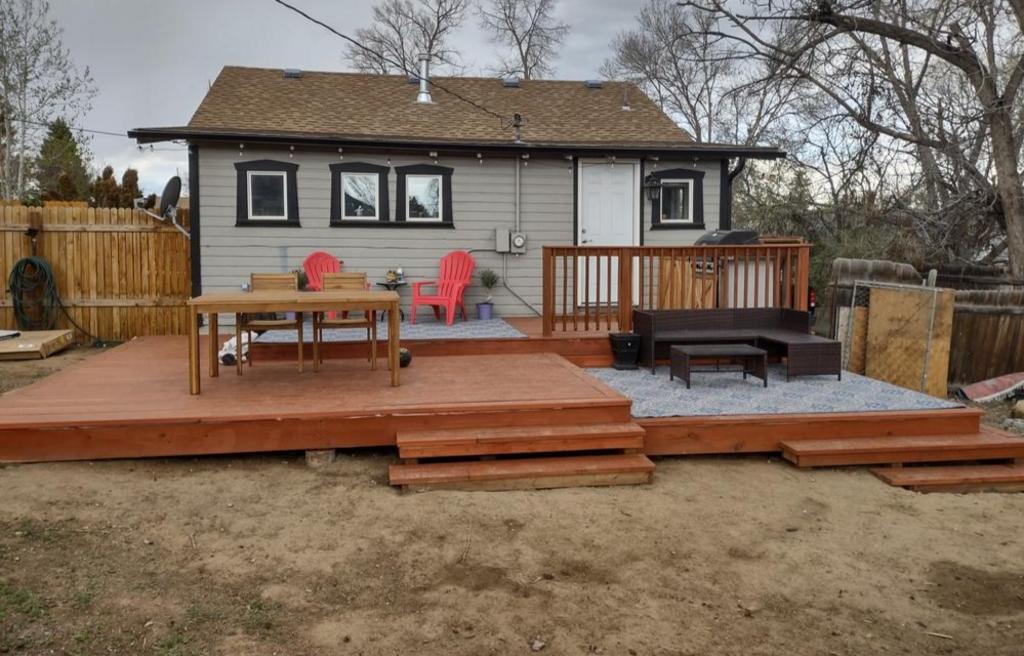 deck with orange flooring