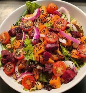 Colorful Salad With Tomatoes, Beets, Sweet Potatoes, Onions — Capricorn Tavern in Taranganba, QLD
