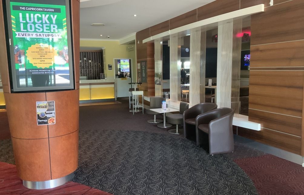 Lobby With Brown and Tan Pillars, Seating — Capricorn Tavern in Taranganba, QLD