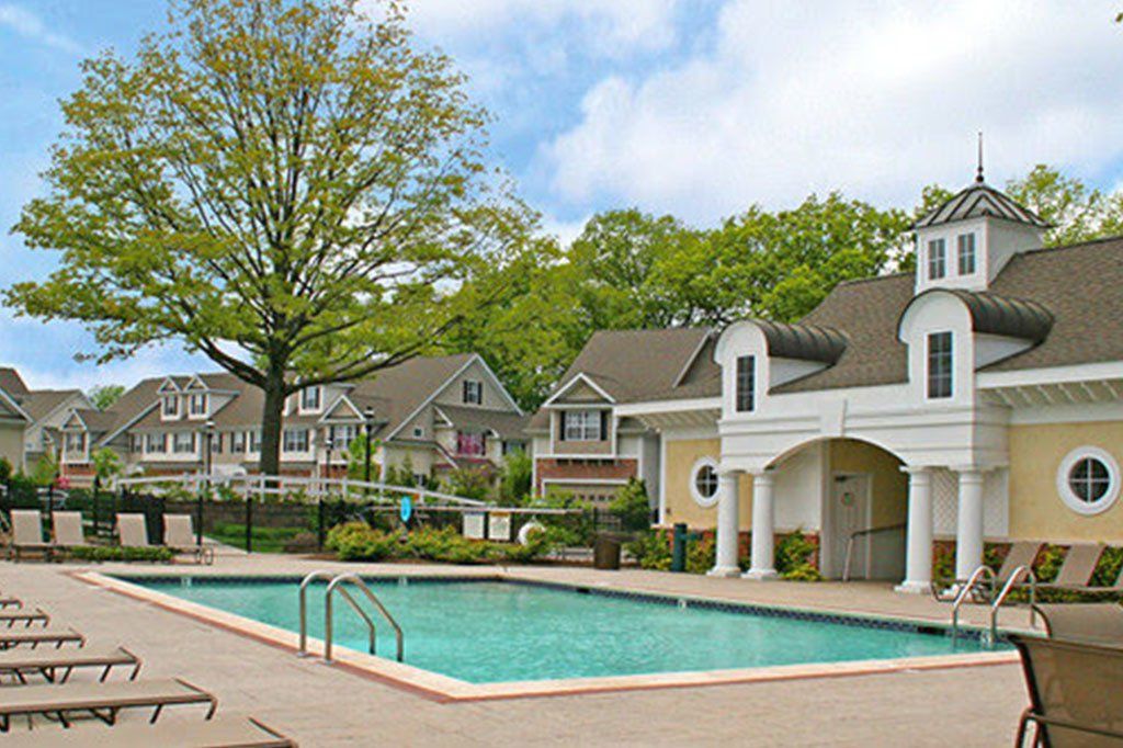 Quaker Green Exterior