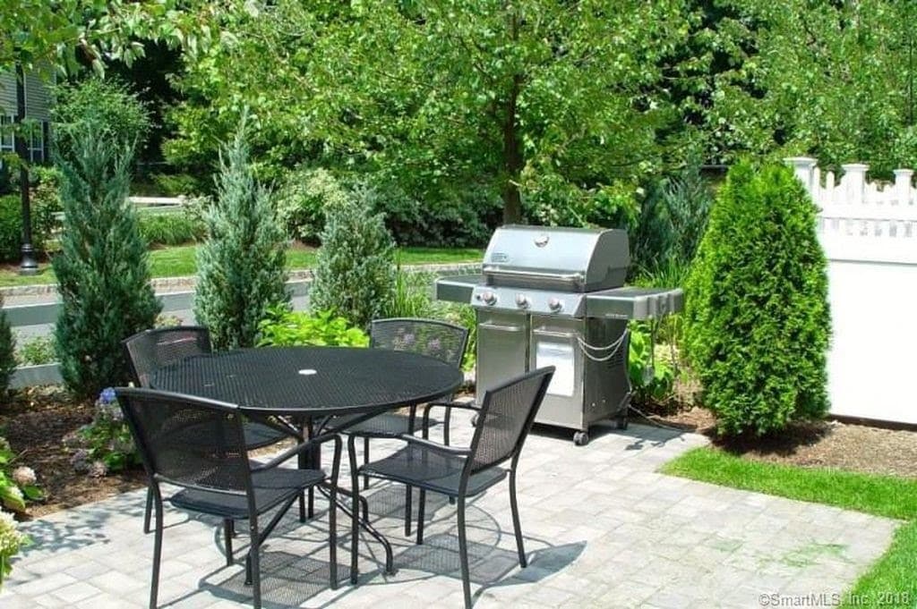 Quaker Green Interior