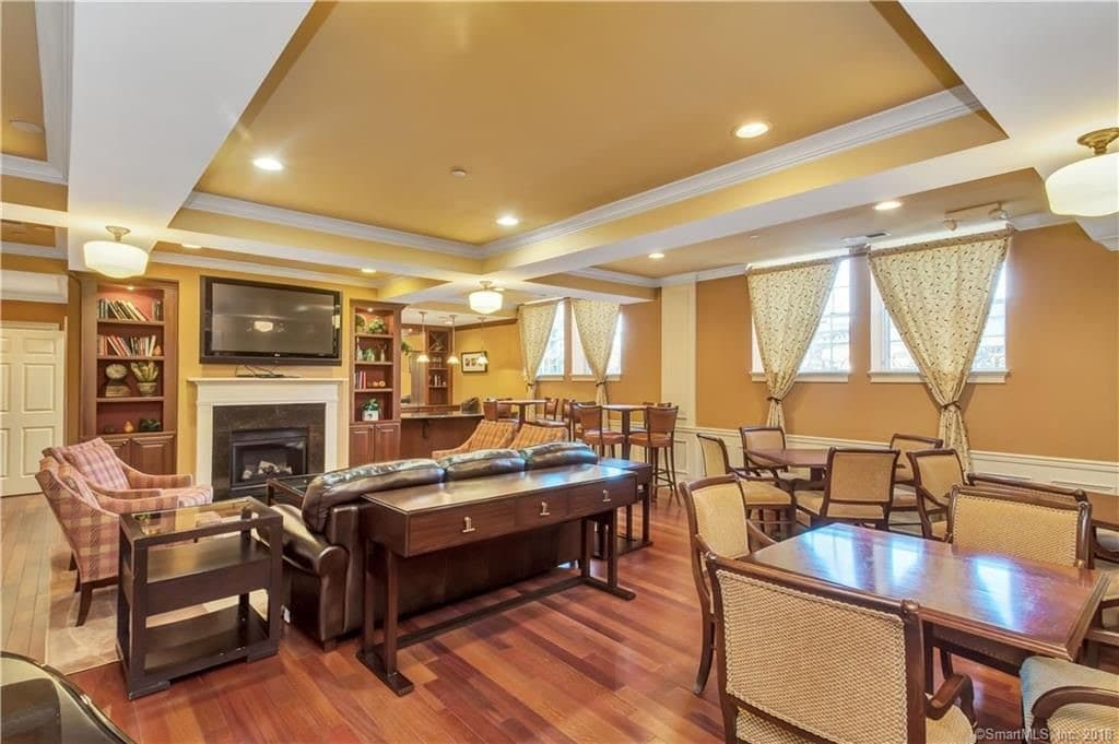 Quaker Green Interior