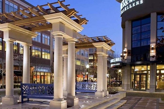 Quaker Green Exterior