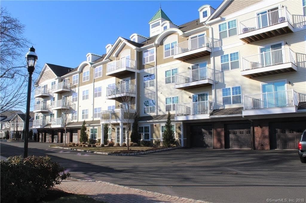 Quaker Green Exterior