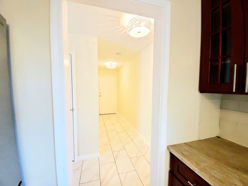 819 N Humboldt kitchen looking into hallway