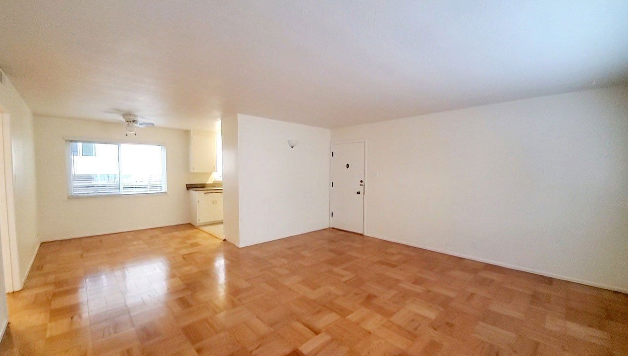 1915 Murchison living