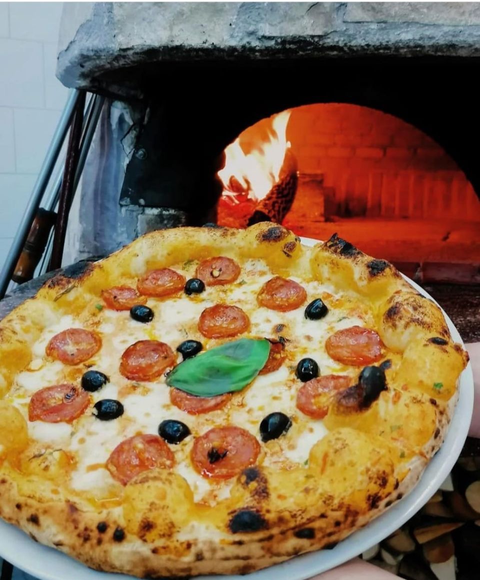 pizza con le olive nere