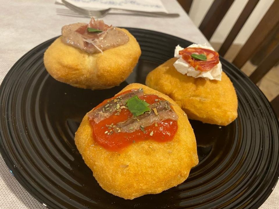 calzoni fritti e pizza fritta