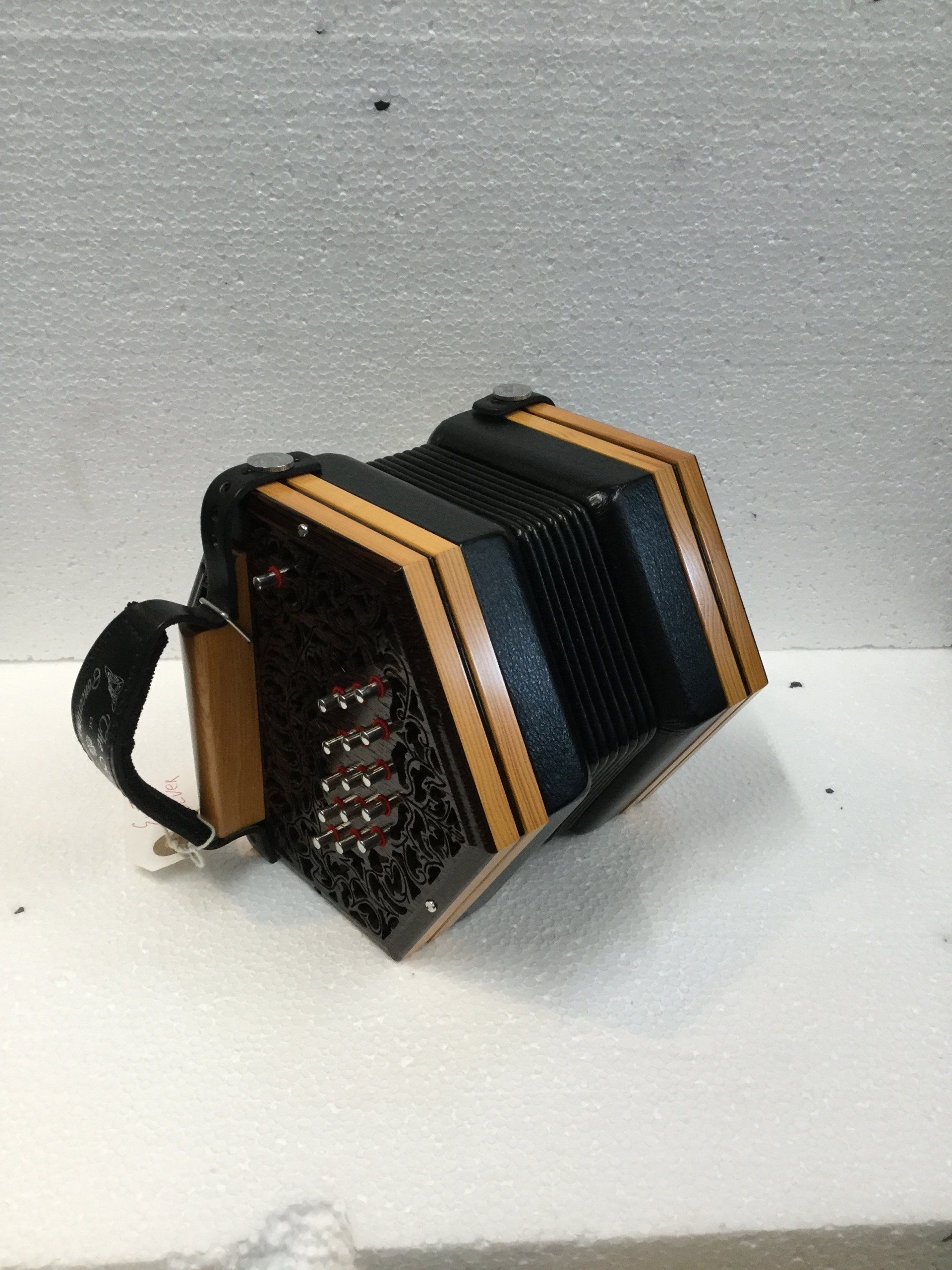 The Irish Concertina Company The Eirú