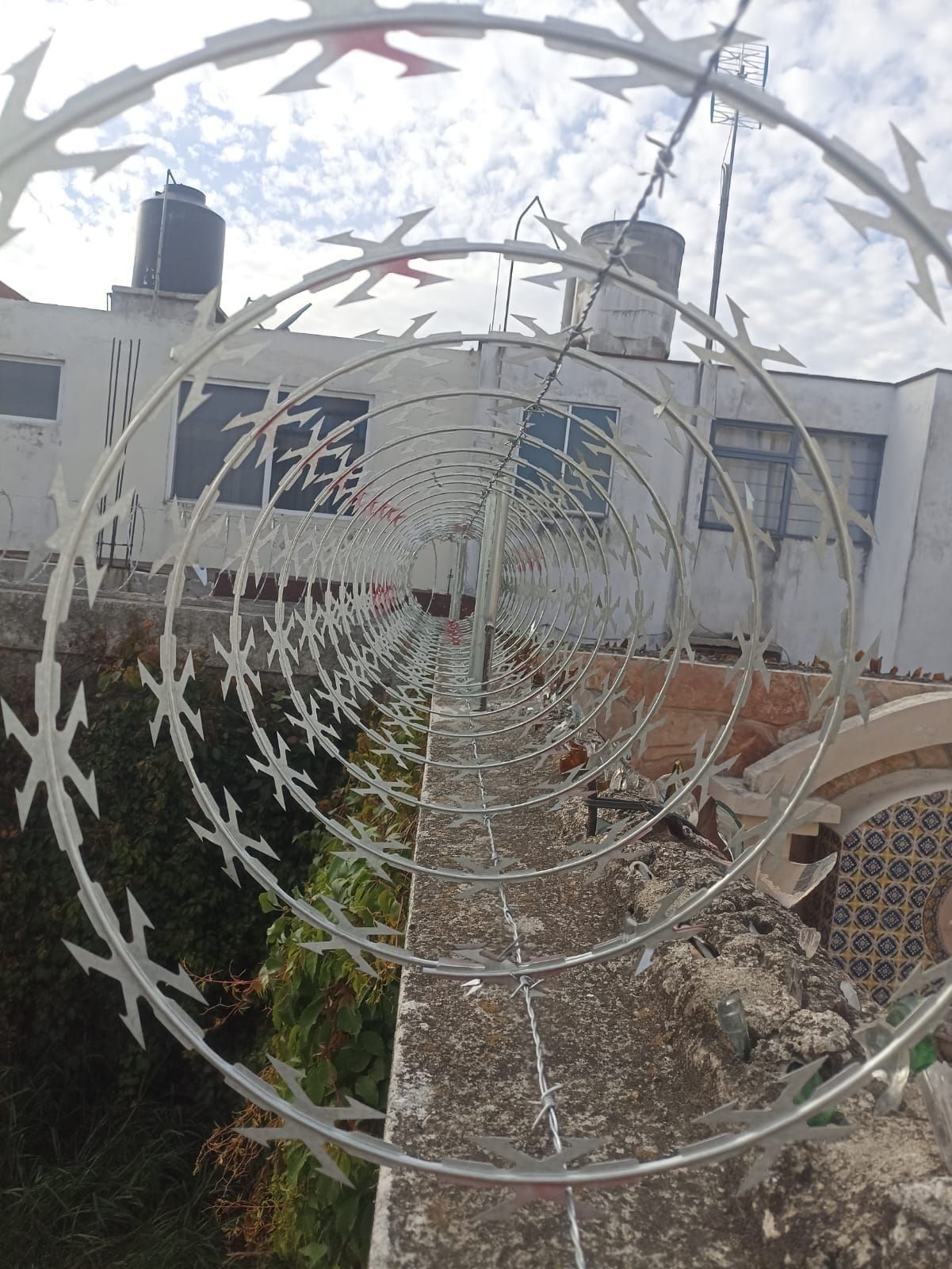 CERCAS Y ALAMBRADOS LUZ 