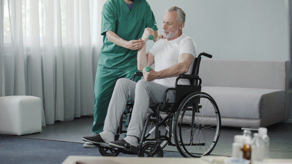 assistenza infermieristica specializzata per persone anziane e disabili