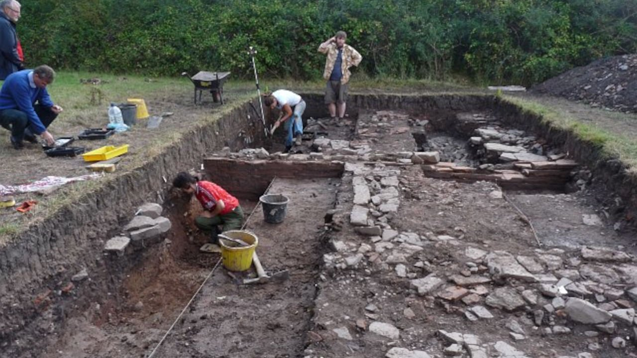 Archaeological excavations, Caerleon [6] by Robin Drayton, [CC BY-SA 2.0]