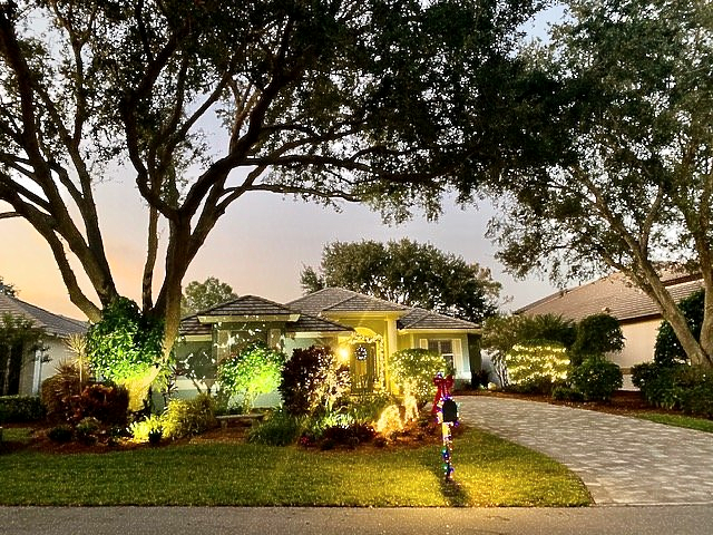 Landscape,Landscaping,Landscape Design,Affordable Landscaping,Flowers,Sod,Garden,Lawn Care,Landscaping on a Budget Sarasota