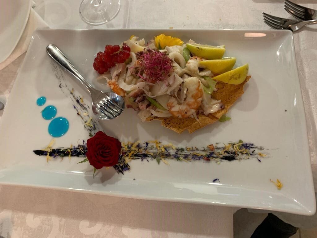 Frutti di mare su pane carasau