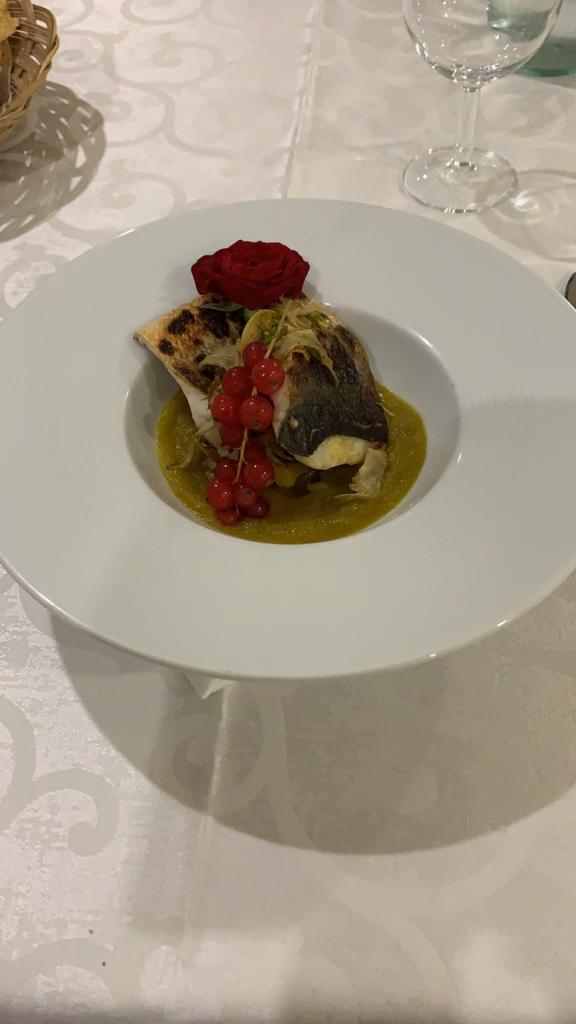 Pesce con salsa