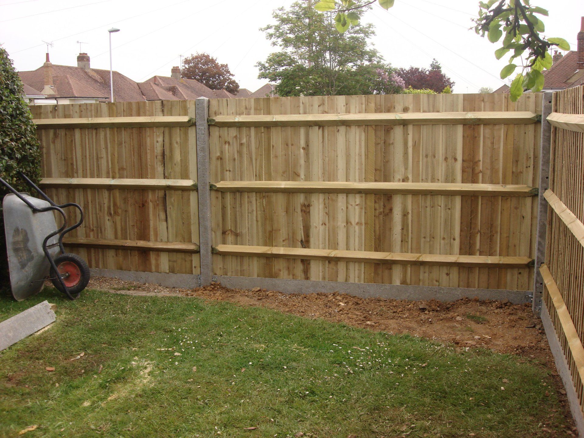 new wooden closeboard fence installations