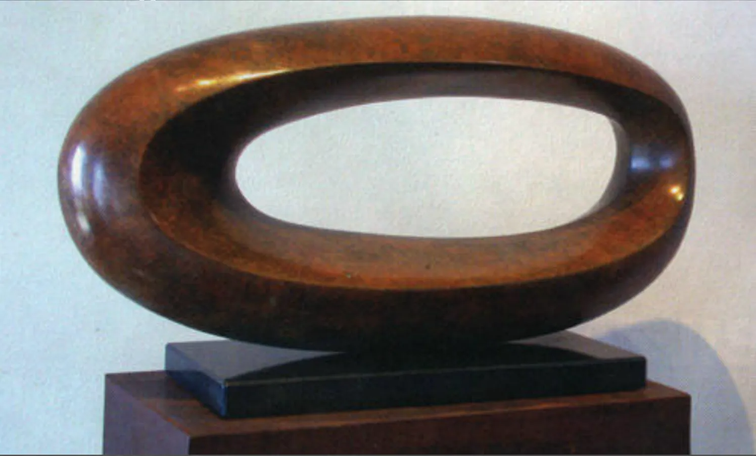 “Garland”, sculpture by artist and sculptor Jeff Day.