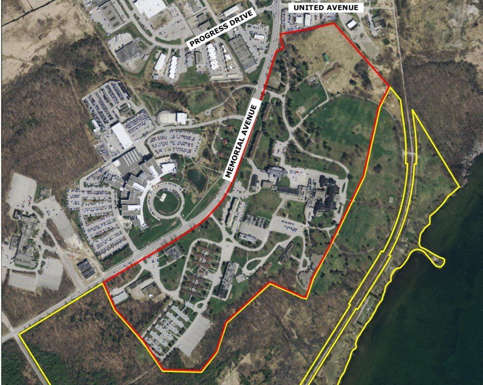 This map shows the Huronia Regional Centre site, within the red line; the province's land extends to the outer reach of the yellow line. The OPP headquarters can be seen on the opposite side of Memorial Avenue.