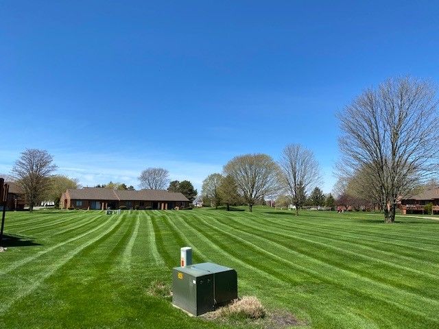 Lawn Care and Lanscaping Services 