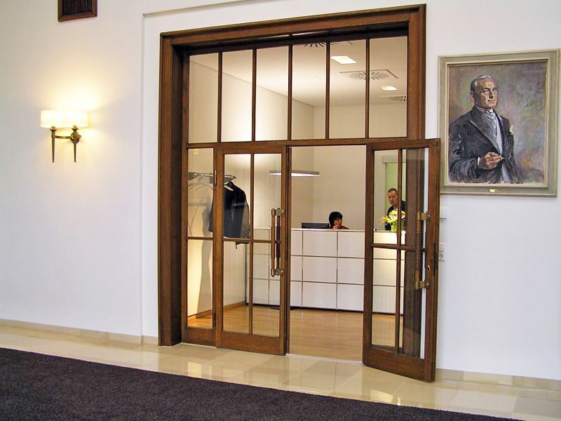 Restauration einer alten Glaselemente Tür.