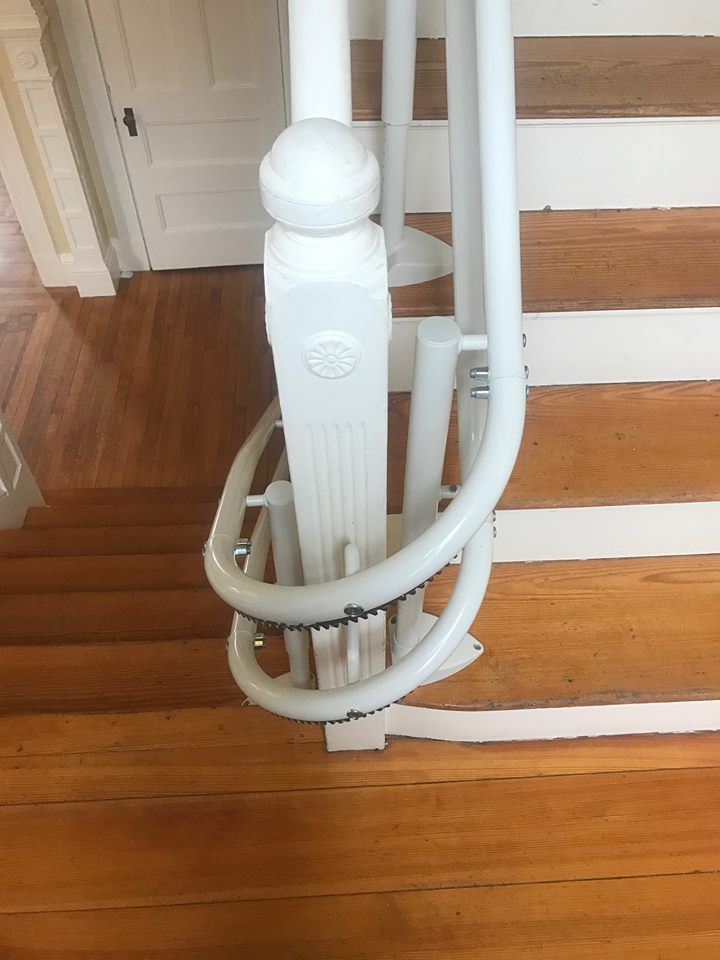 2000 stair lift - chair lift - smart lift - homecare - installs