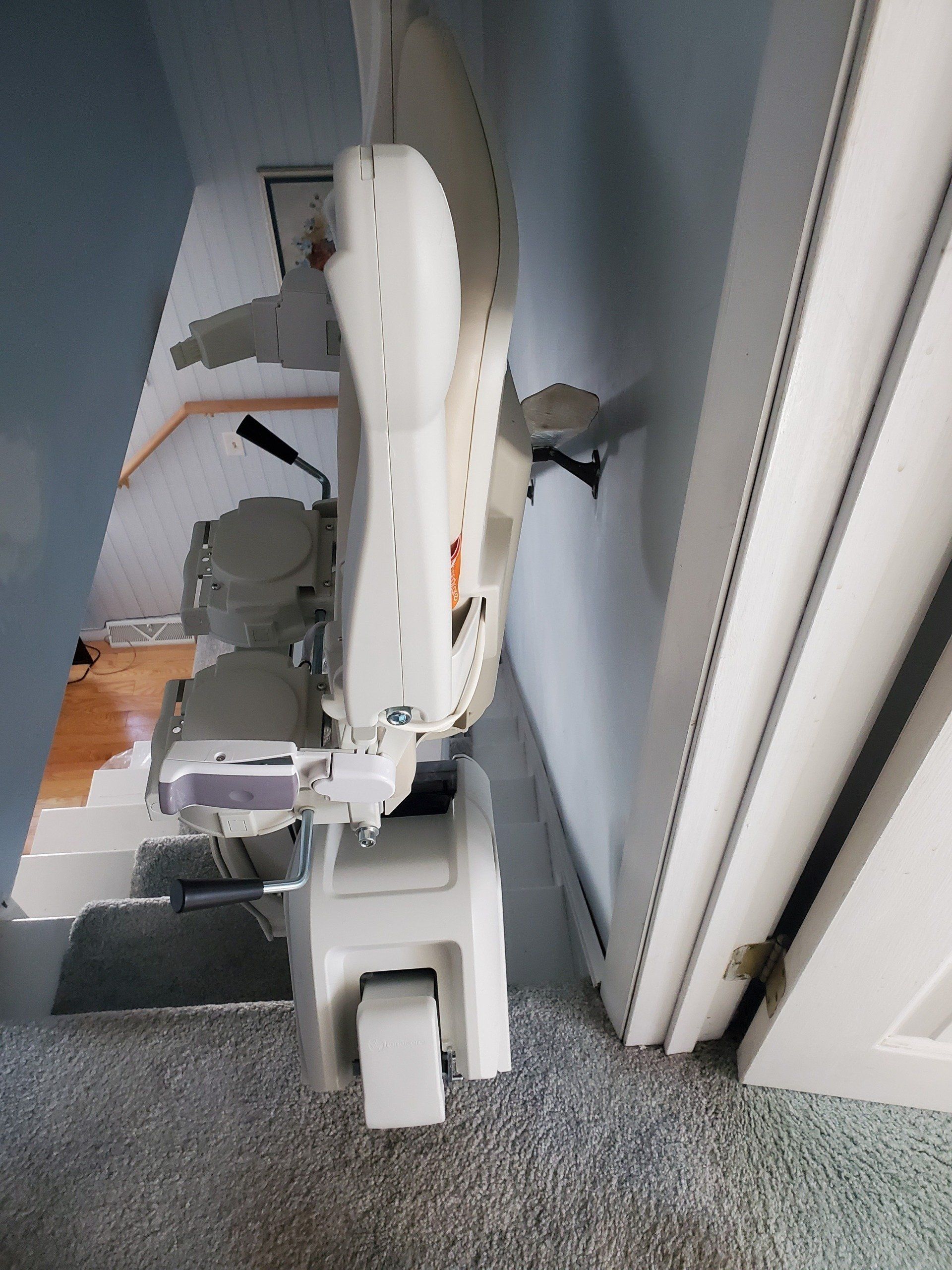 1100 chair lift - stair lift - installations