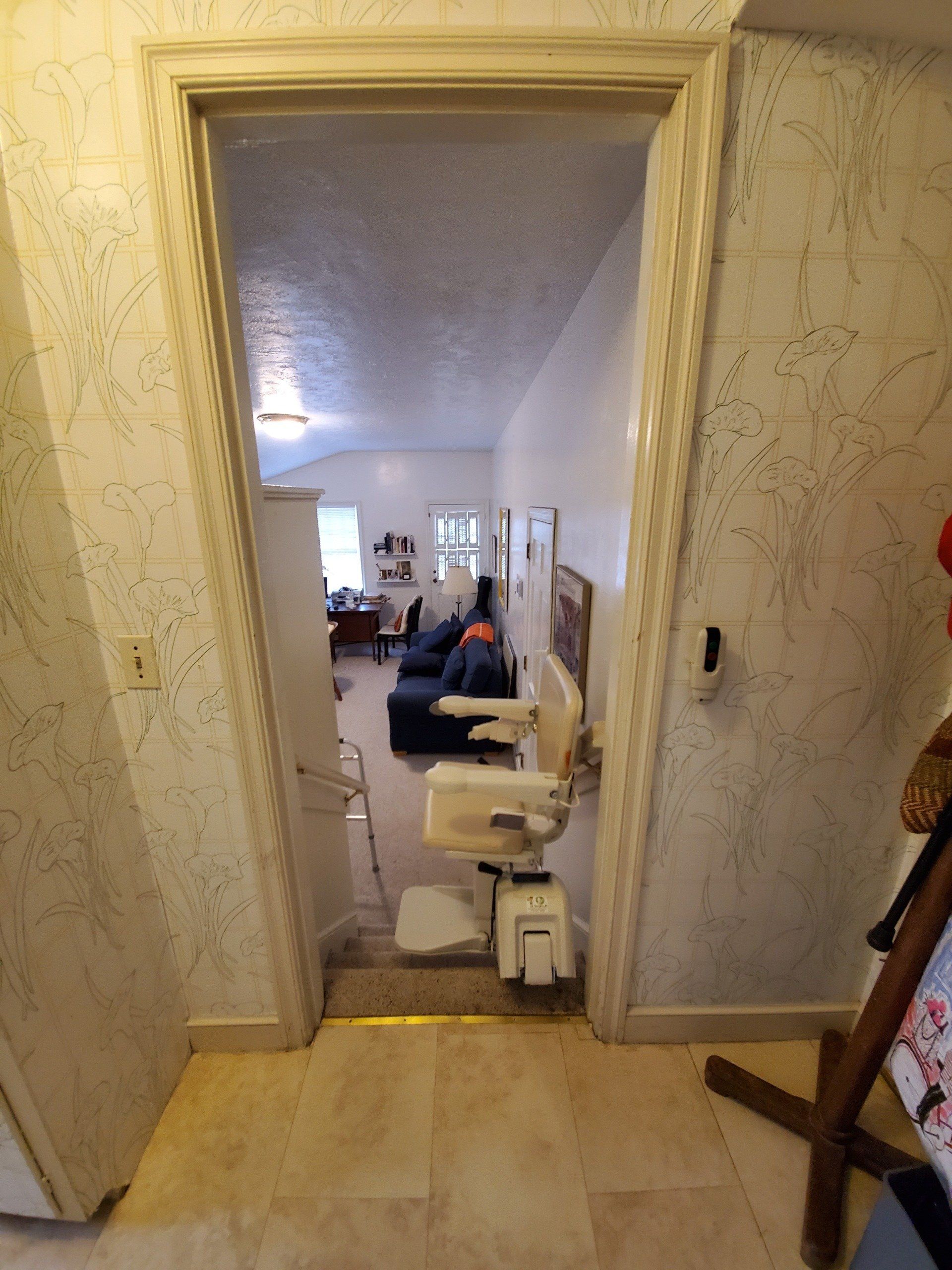 1100 chair lift - stair lift - installations