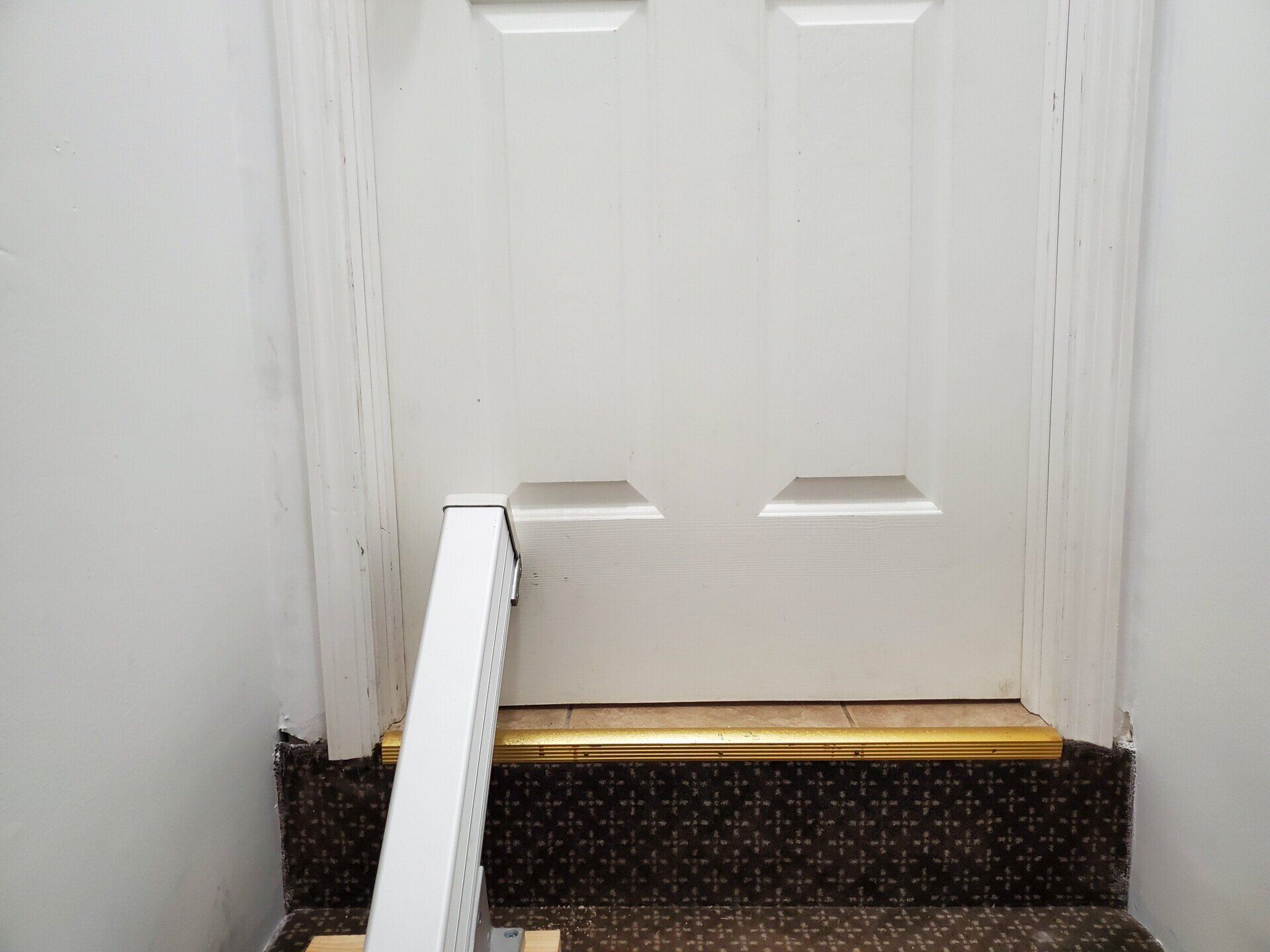 1100 chair lift - stair lift - installations