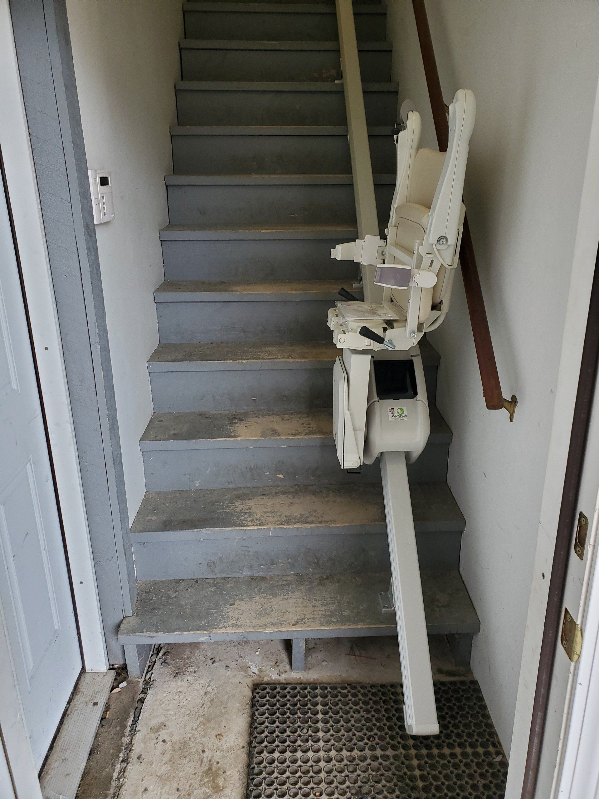 1100 chair lift - stair lift - installations
