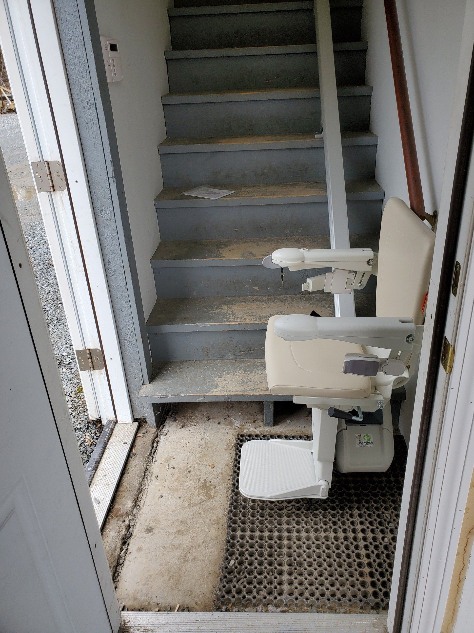 1100 chair lift - stair lift - installations