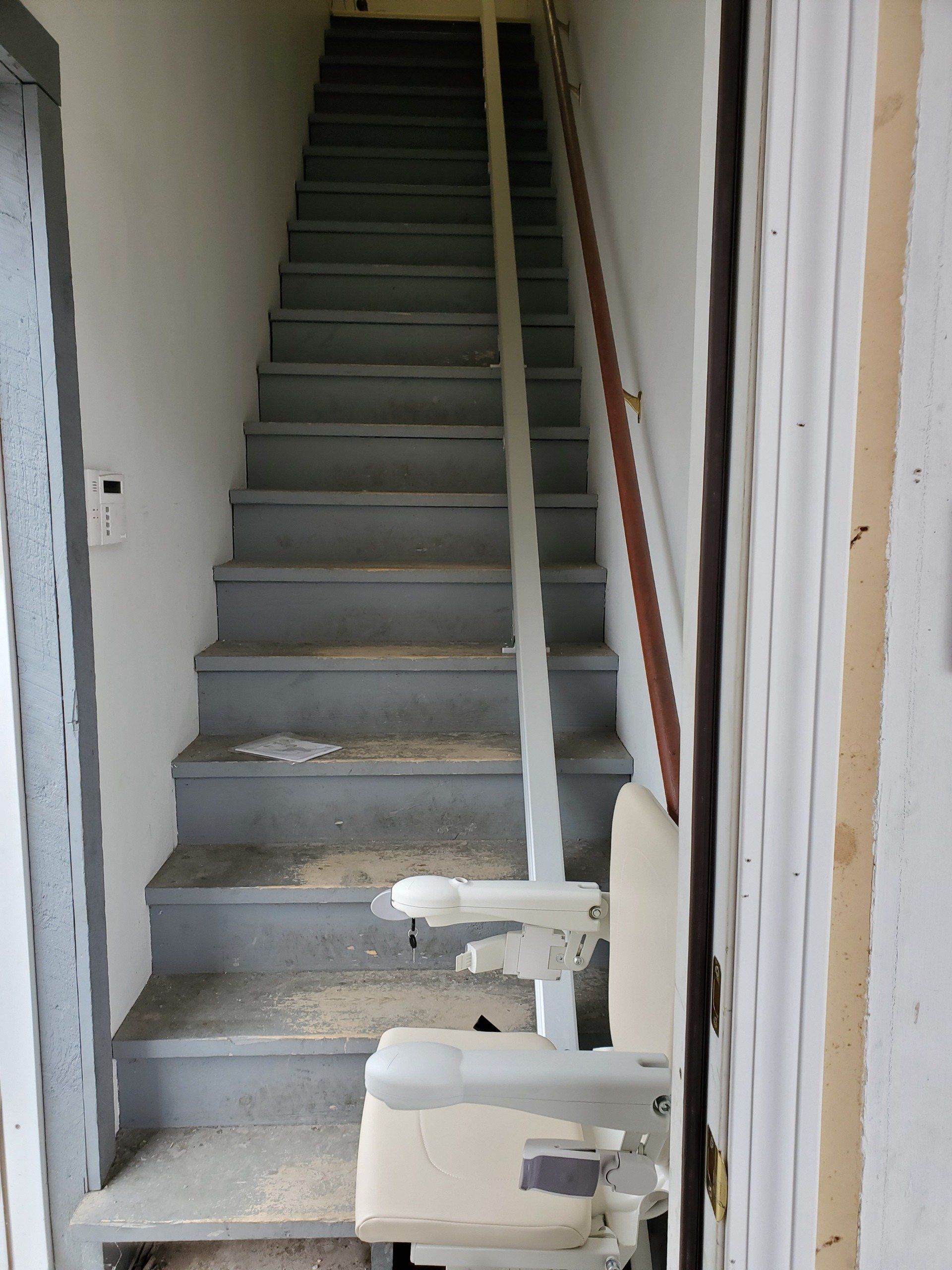 1100 chair lift - stair lift - installations