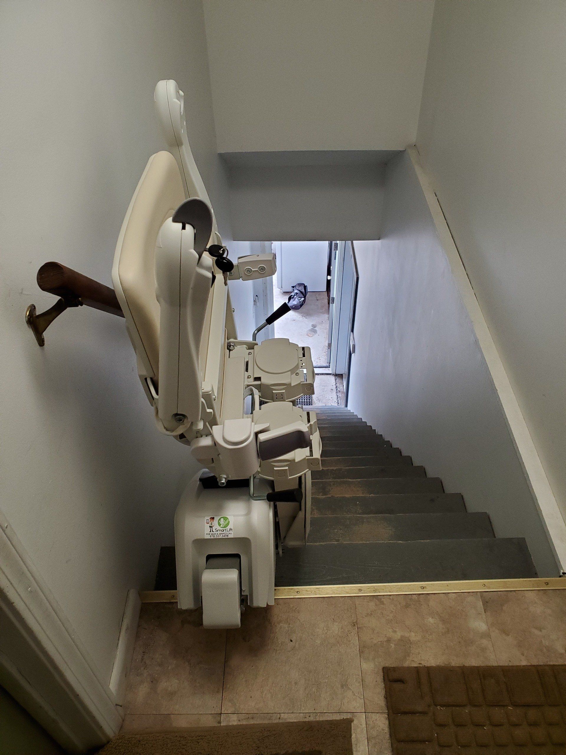 1100 chair lift - stair lift - installations
