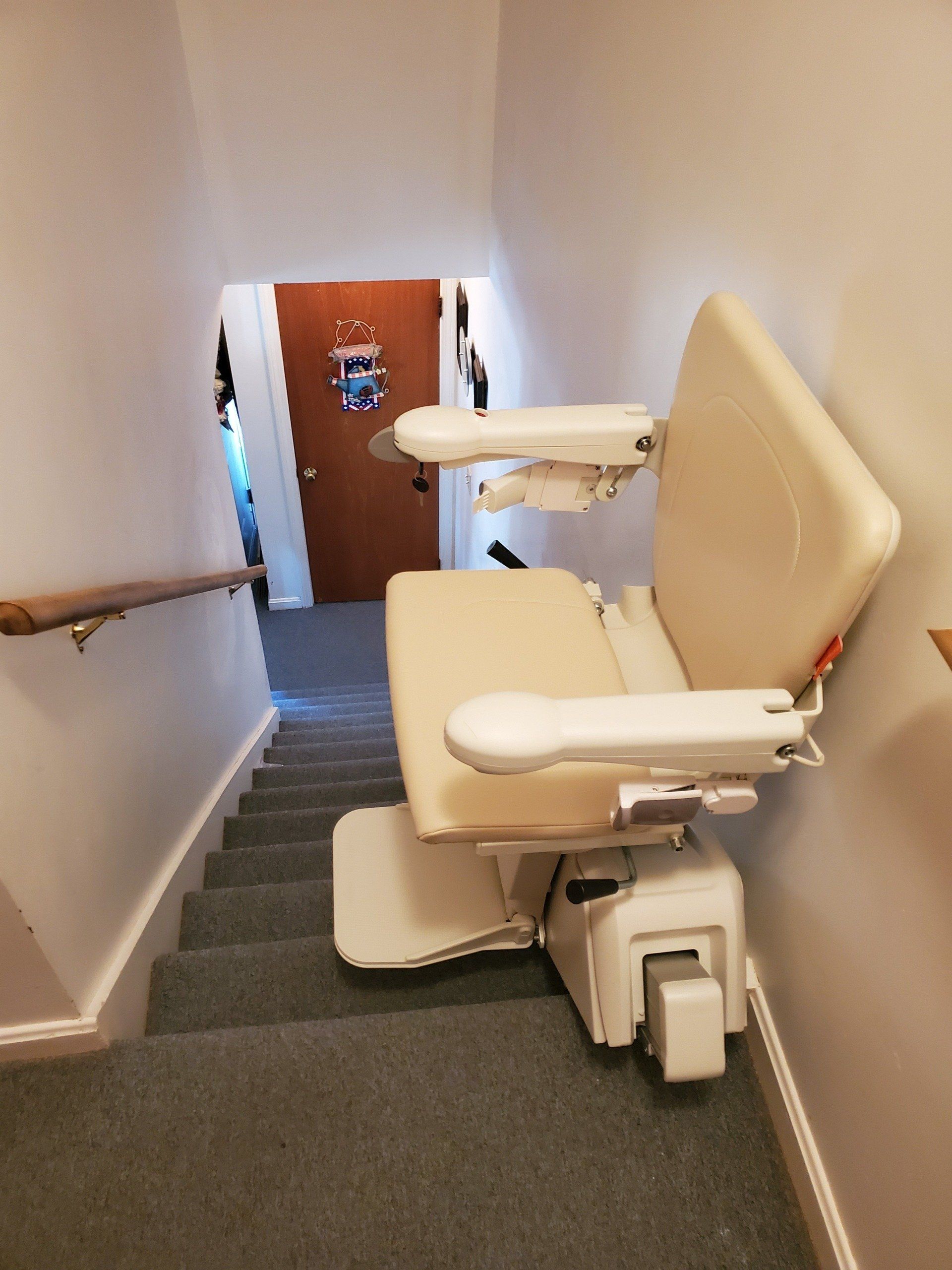 1100 chair lift - stair lift - installations