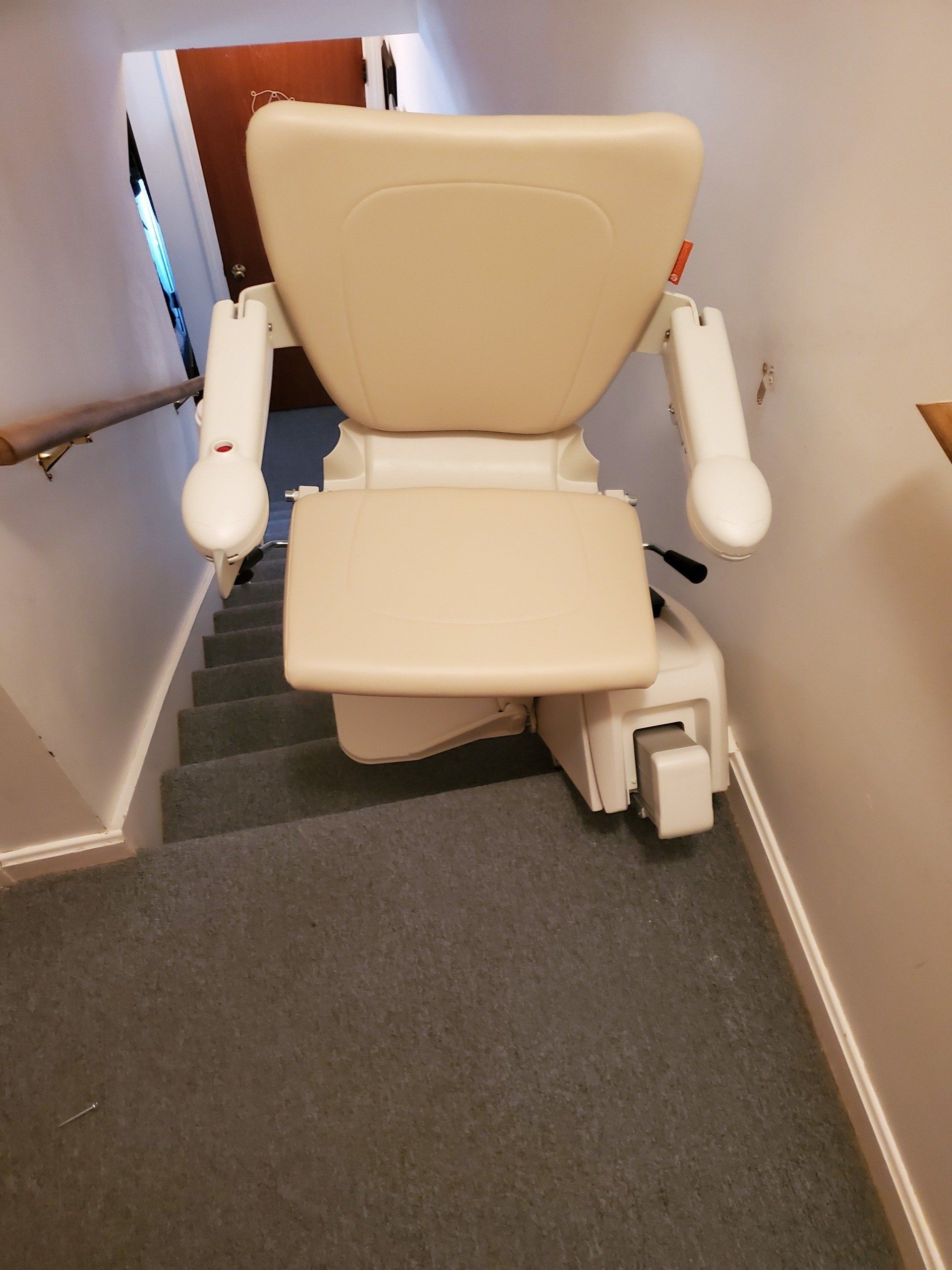 1100 chair lift - stair lift - installations