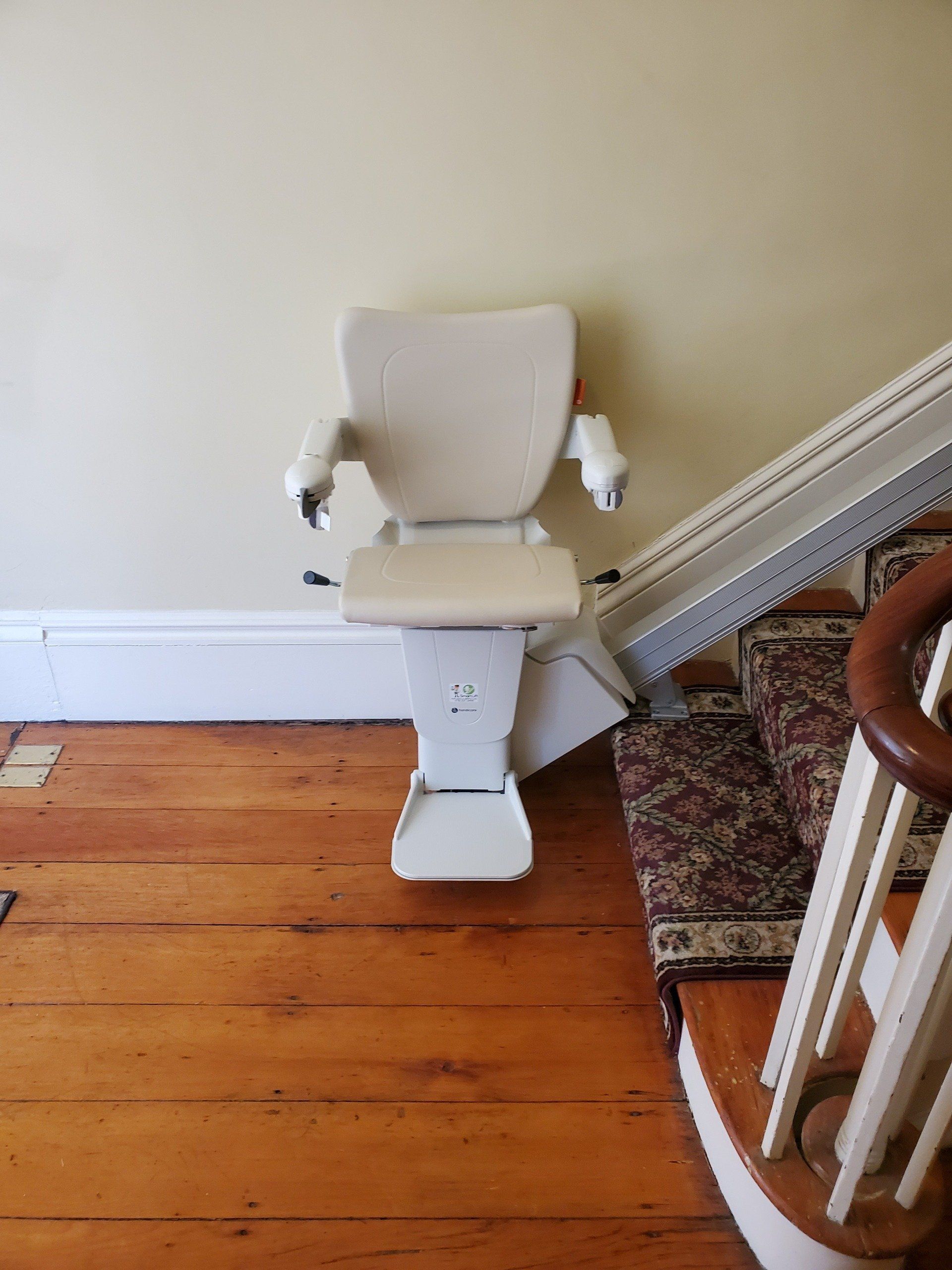 1100 chair lift - stair lift - installations