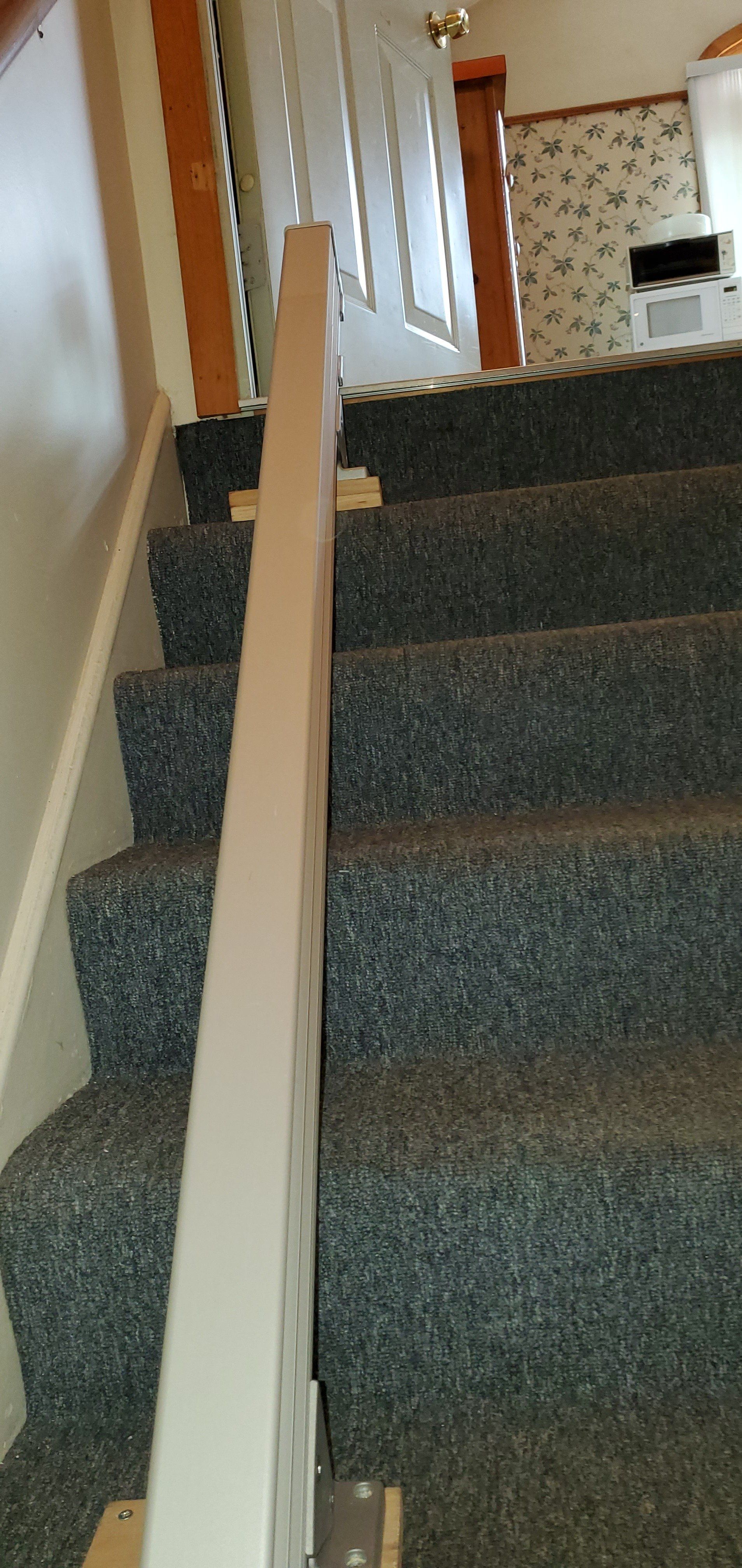 1100 chair lift - stair lift - installations