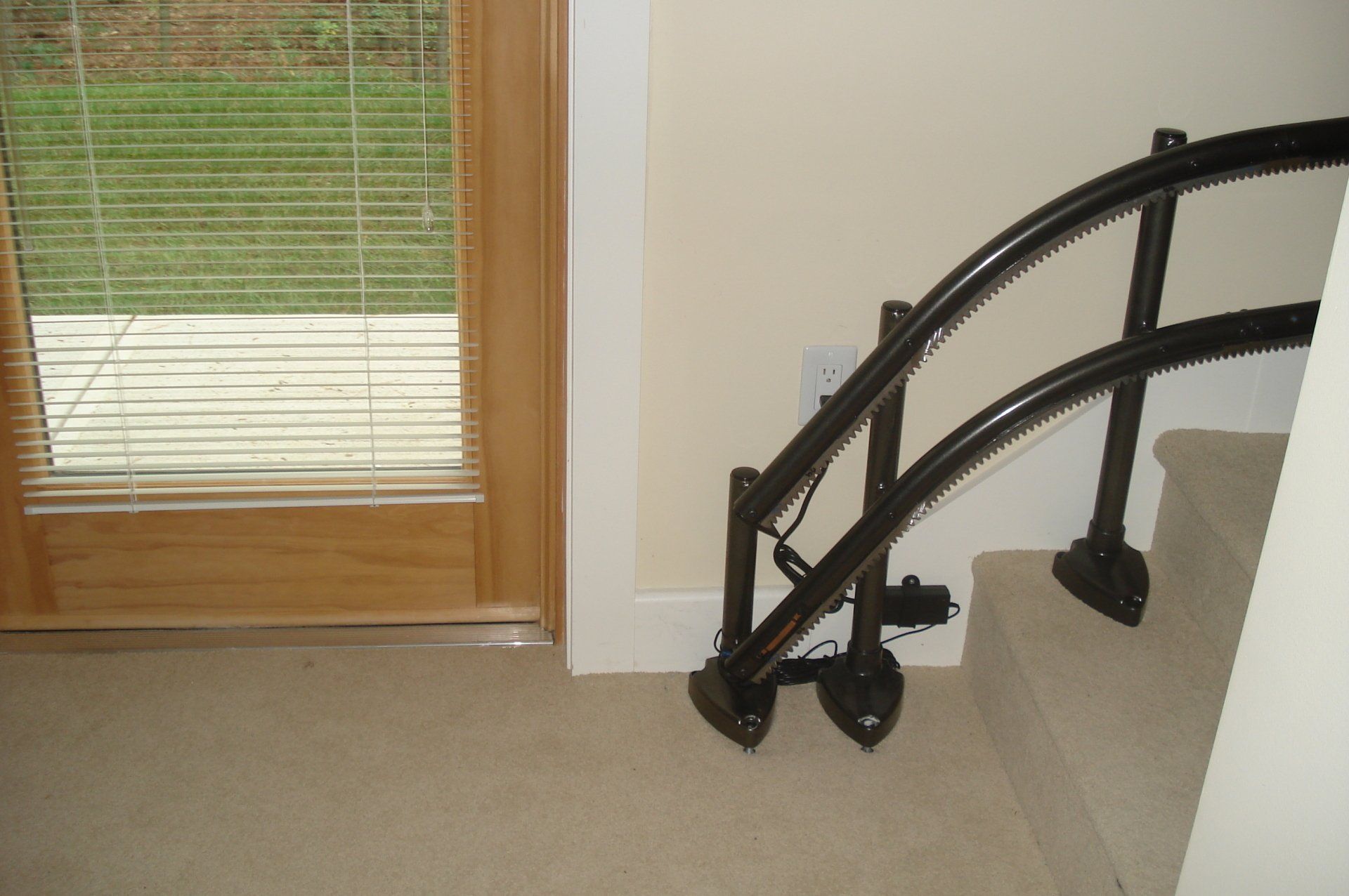 2000 stair lift - chair lift - smart lift - homecare - installs