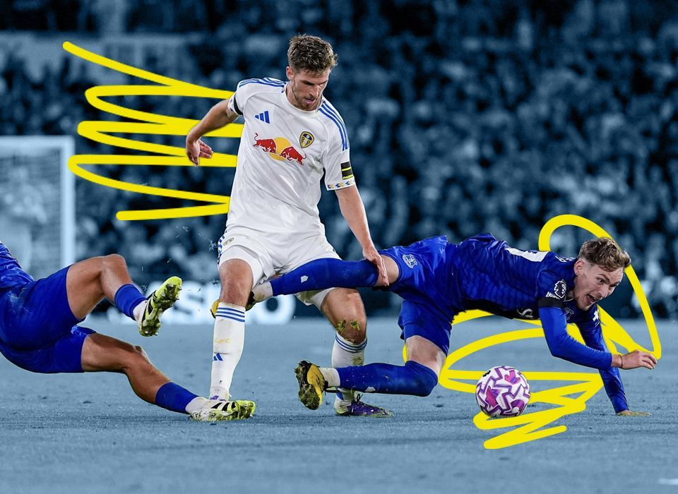 leeds united celebrating a goal